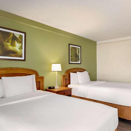 Baymont By Wyndham Daytona Beach - Intl Speedway Exterior photo