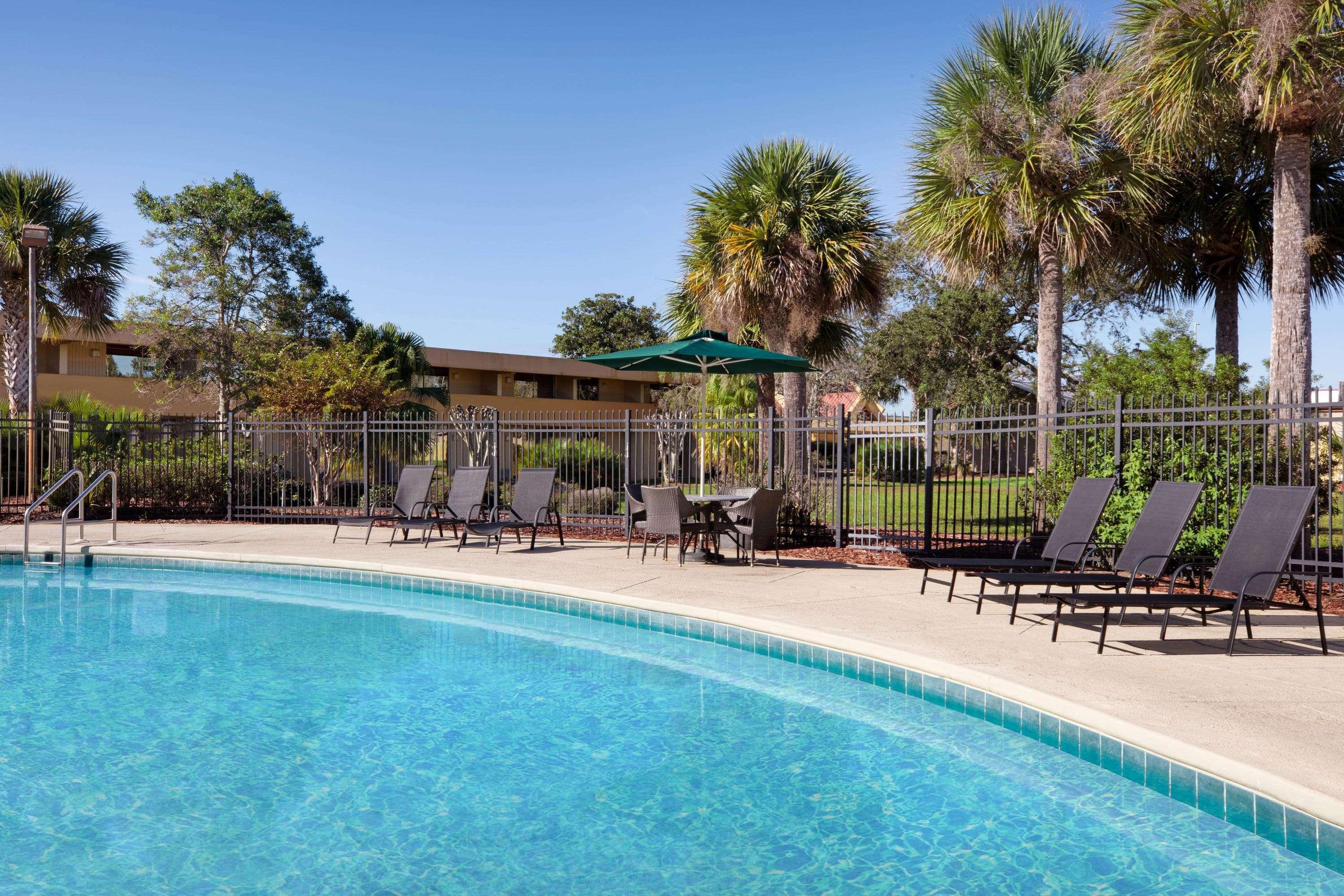 Baymont By Wyndham Daytona Beach - Intl Speedway Exterior photo