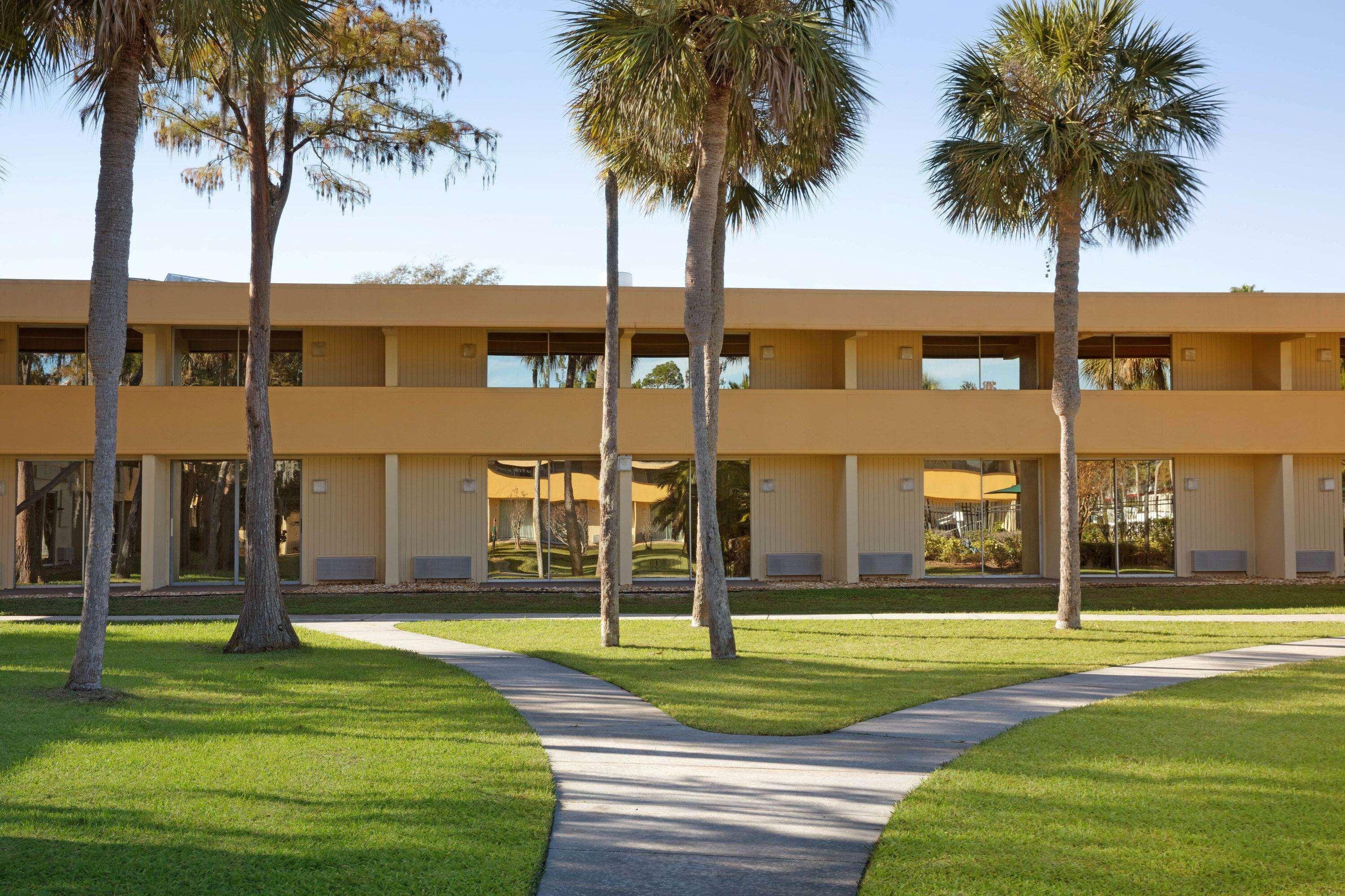 Baymont By Wyndham Daytona Beach - Intl Speedway Exterior photo