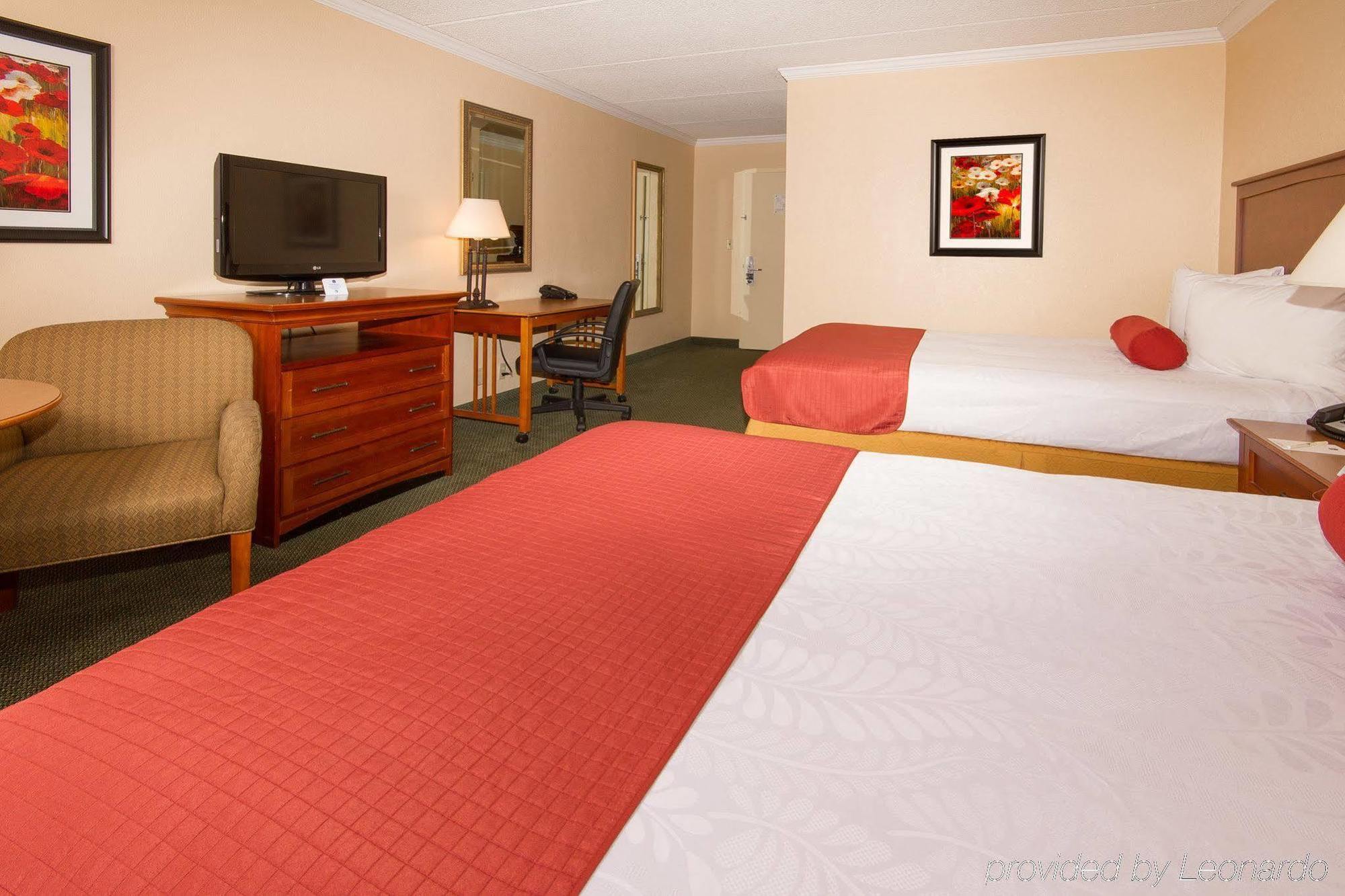 Baymont By Wyndham Daytona Beach - Intl Speedway Exterior photo