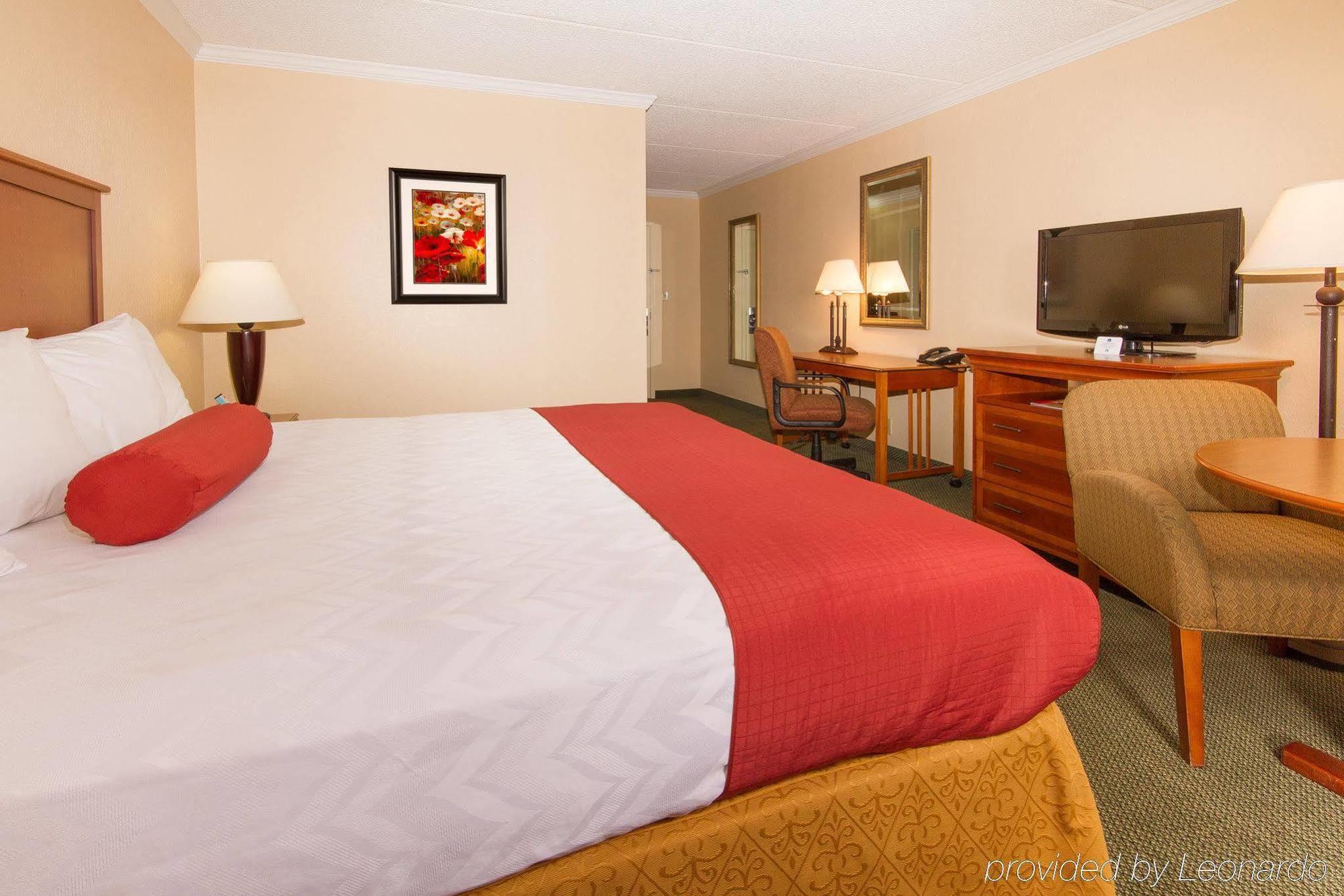Baymont By Wyndham Daytona Beach - Intl Speedway Exterior photo
